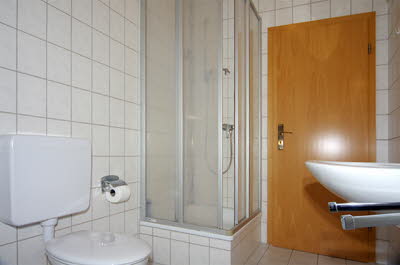 Bad hinten