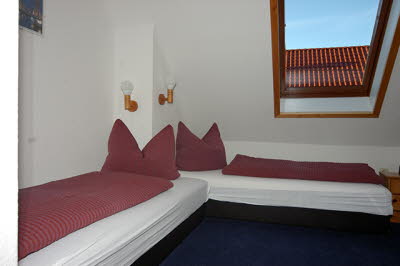 Schlafzimmer hinten 2