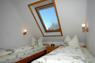Schlafzimmer vorne 2