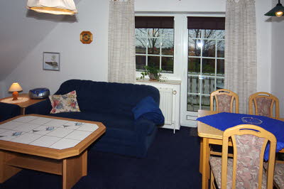 Wohnzimmer vorne 2